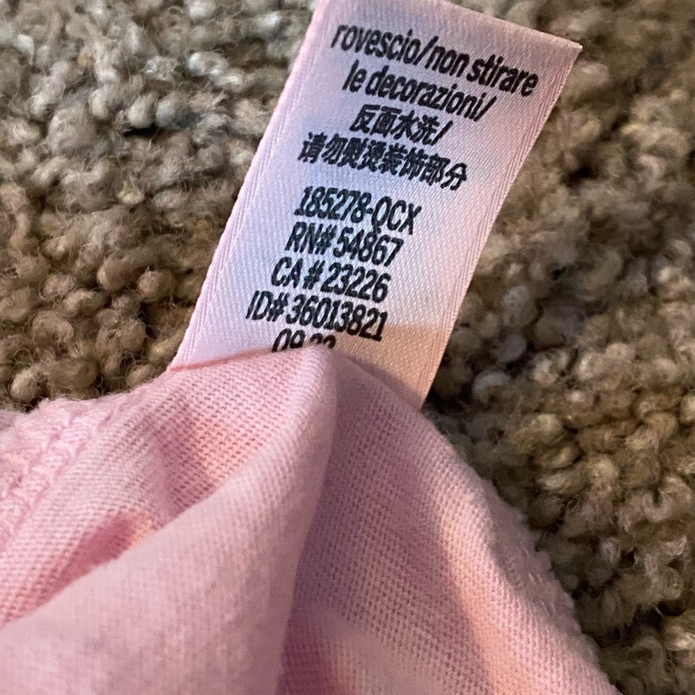 Victoria’s Secret  Short Sleeve Women's Lounge T with heart detail - Picture 4 of 6